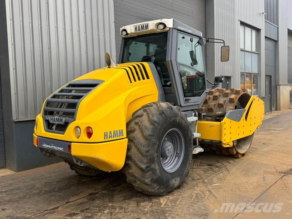 Hamm H13i Padfoot compactor 单轮压路机