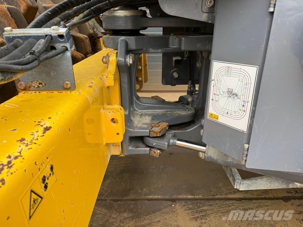 Hamm H13i Padfoot compactor 单轮压路机