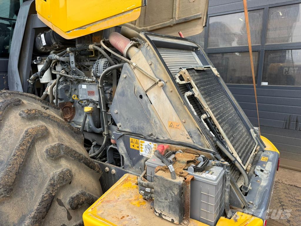 Hamm H13i Padfoot compactor 单轮压路机