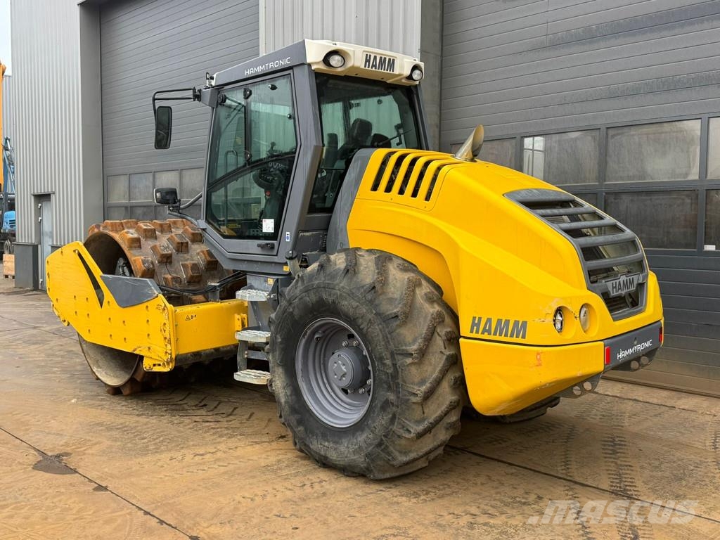 Hamm H13i Padfoot compactor 单轮压路机