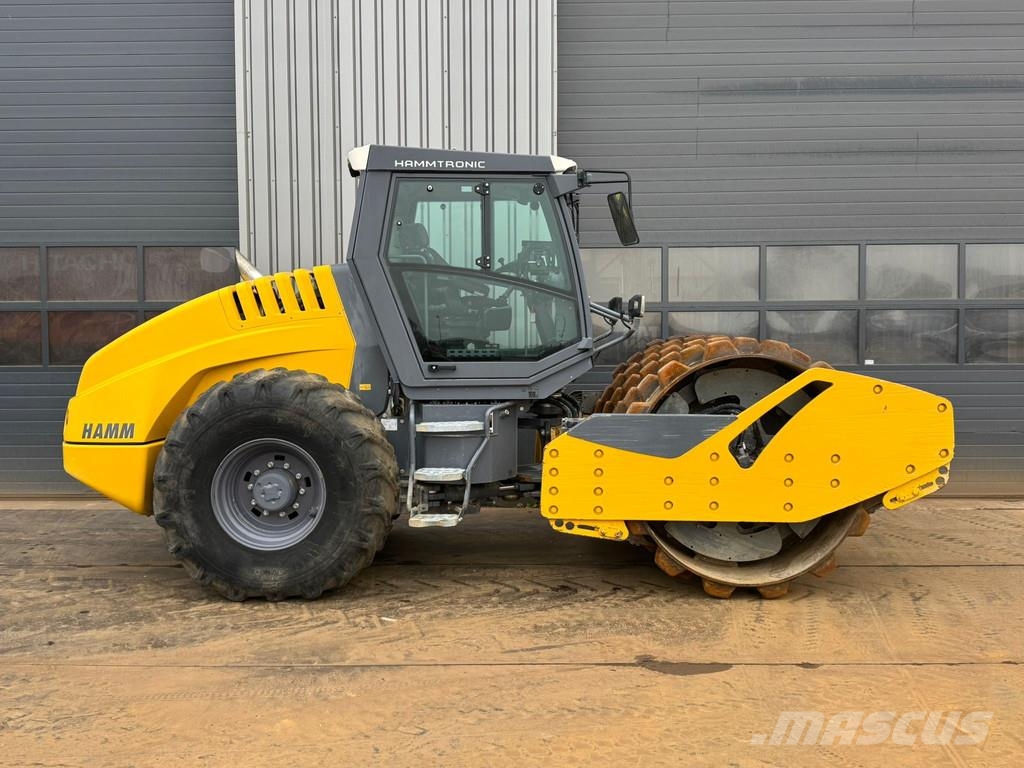 Hamm H13i Padfoot compactor 单轮压路机