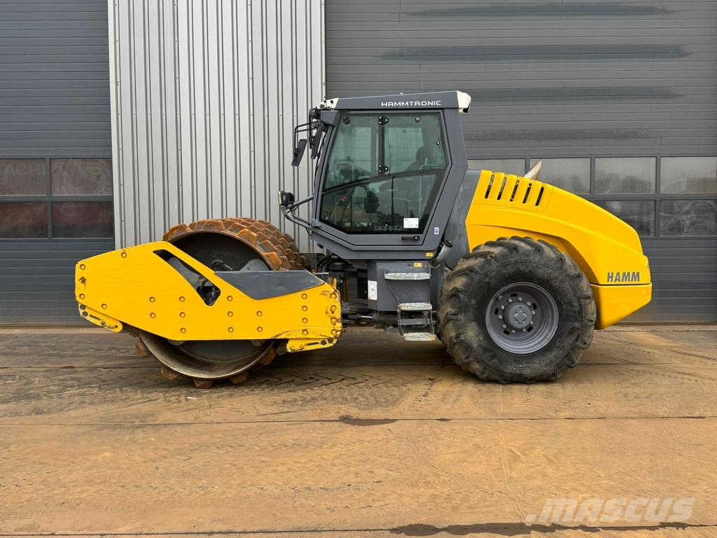 Hamm H13i Padfoot compactor 单轮压路机