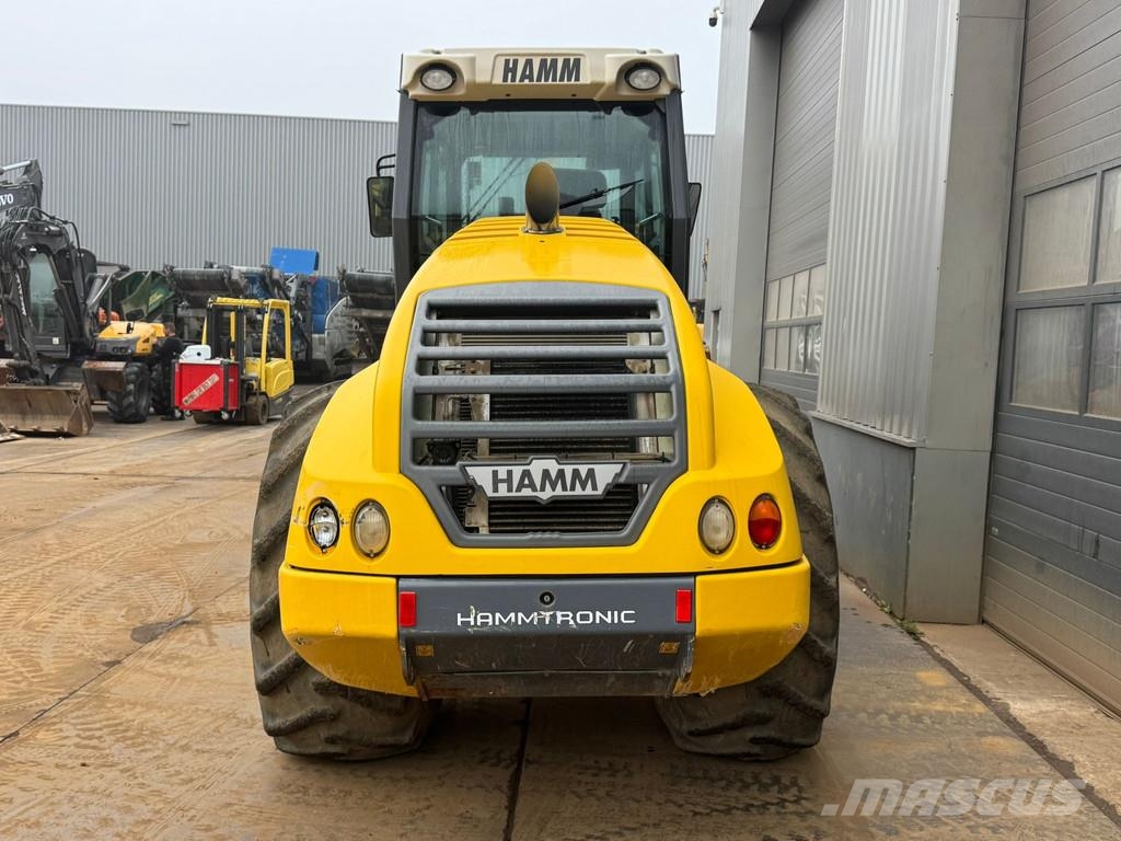 Hamm H13i Padfoot compactor 单轮压路机