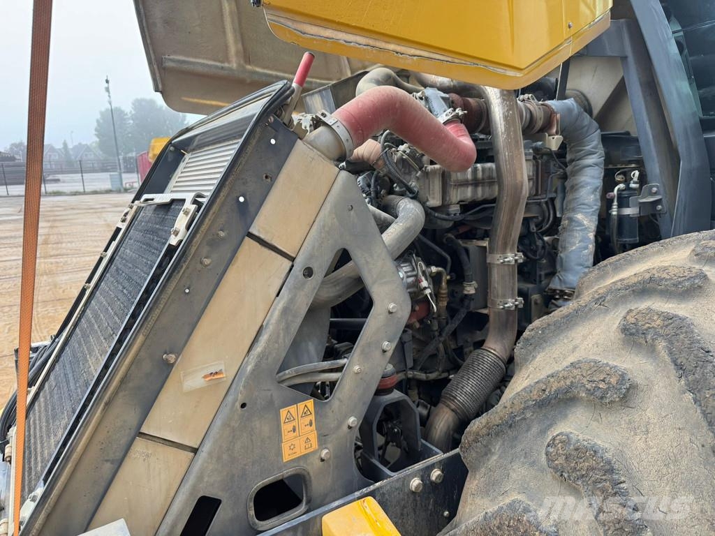 Hamm H13i Padfoot compactor 单轮压路机