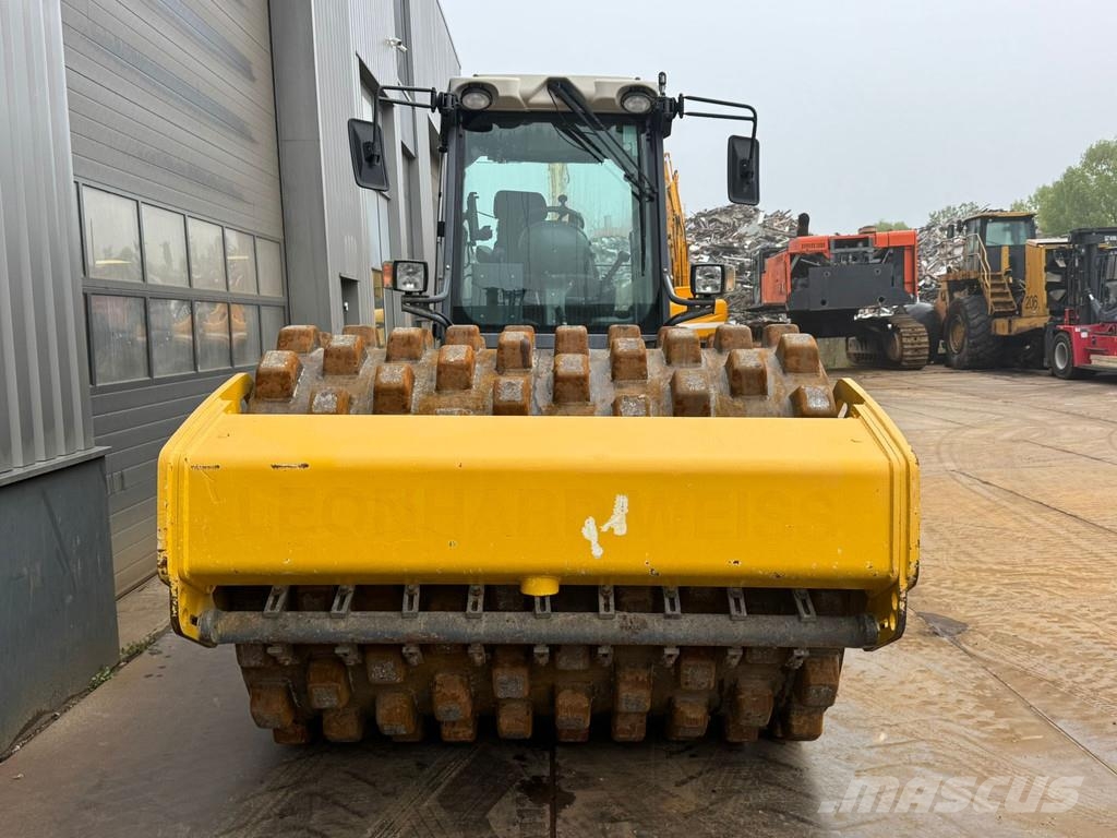 Hamm H13i Padfoot compactor 单轮压路机