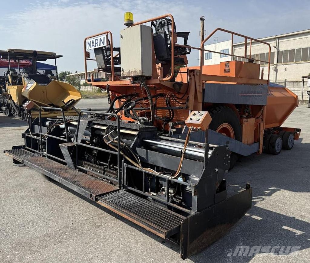 Marini P 256 Asfaltni finišeri