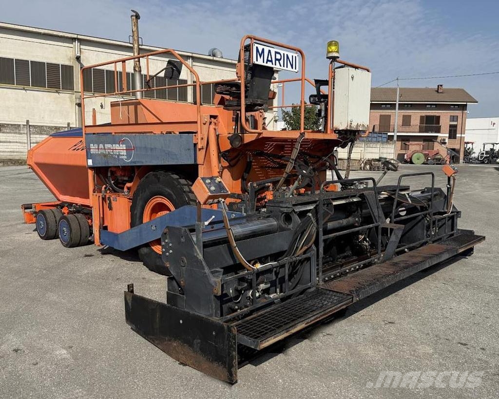 Marini P 256 Asfaltni finišeri