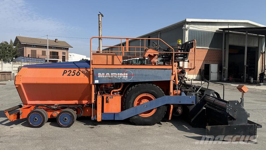 Marini P 256 Asfaltni finišeri