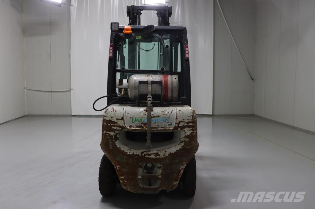 Nissan U1D2A25LQ شاحنات LPG