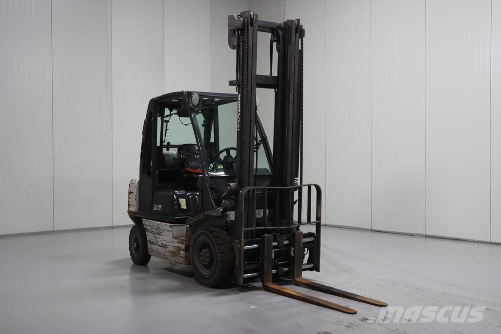Nissan U1D2A25LQ شاحنات LPG