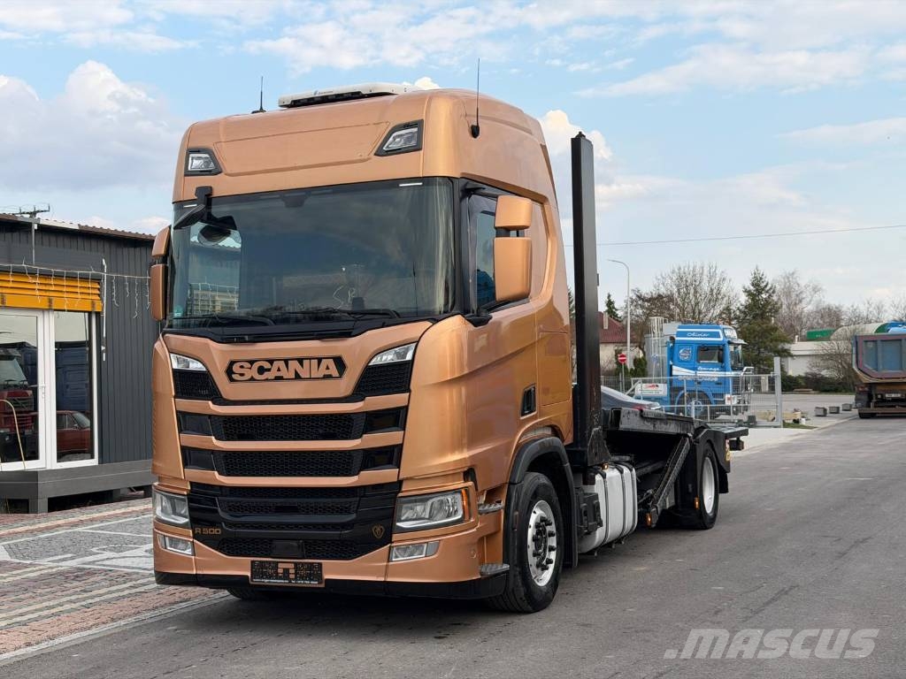Scania R 500 Autószállító teherautó + pótkocsi وحدات الجر