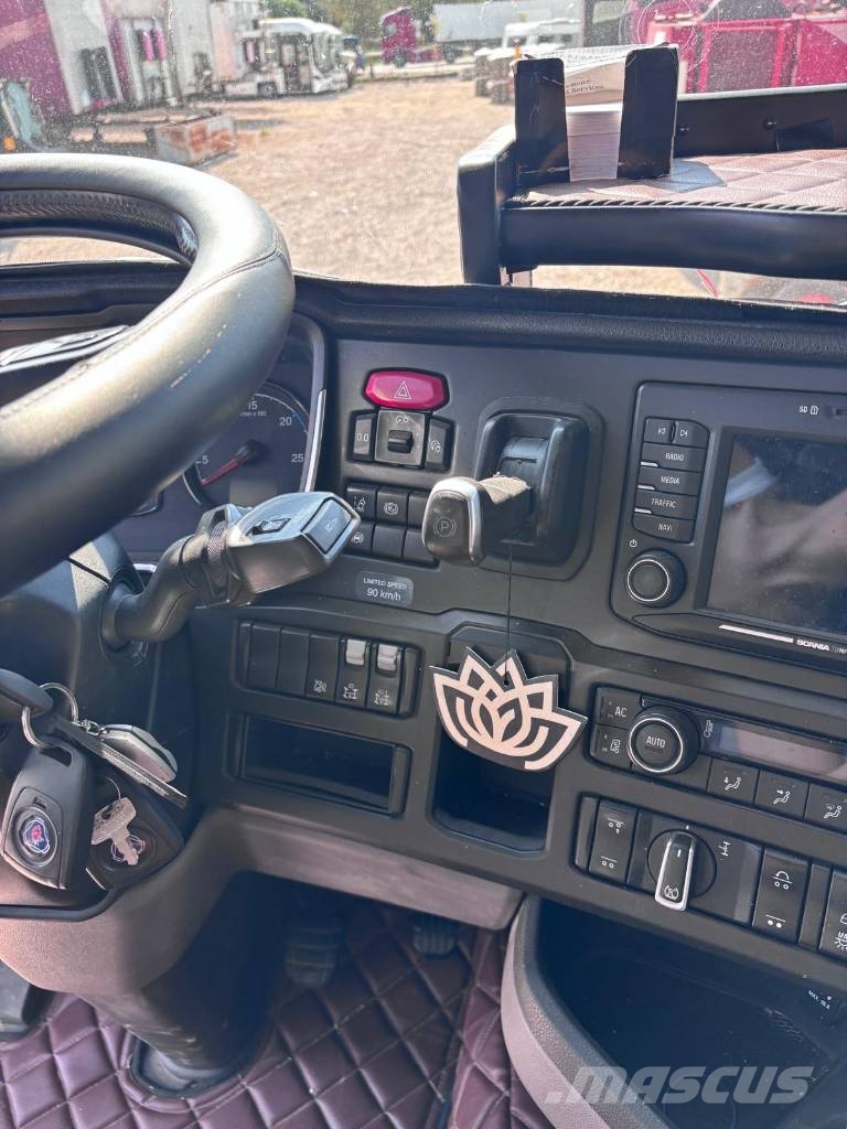 Scania R 500 Autószállító teherautó + pótkocsi Tegljači