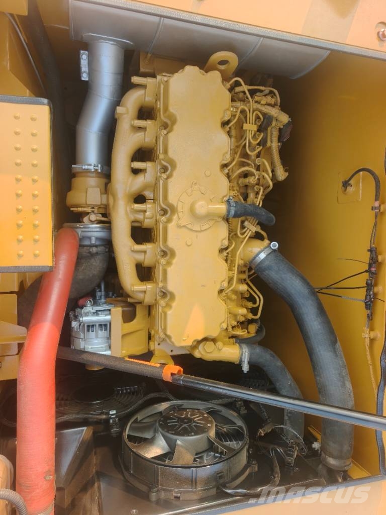 CAT 320 GC Bagri goseničarji