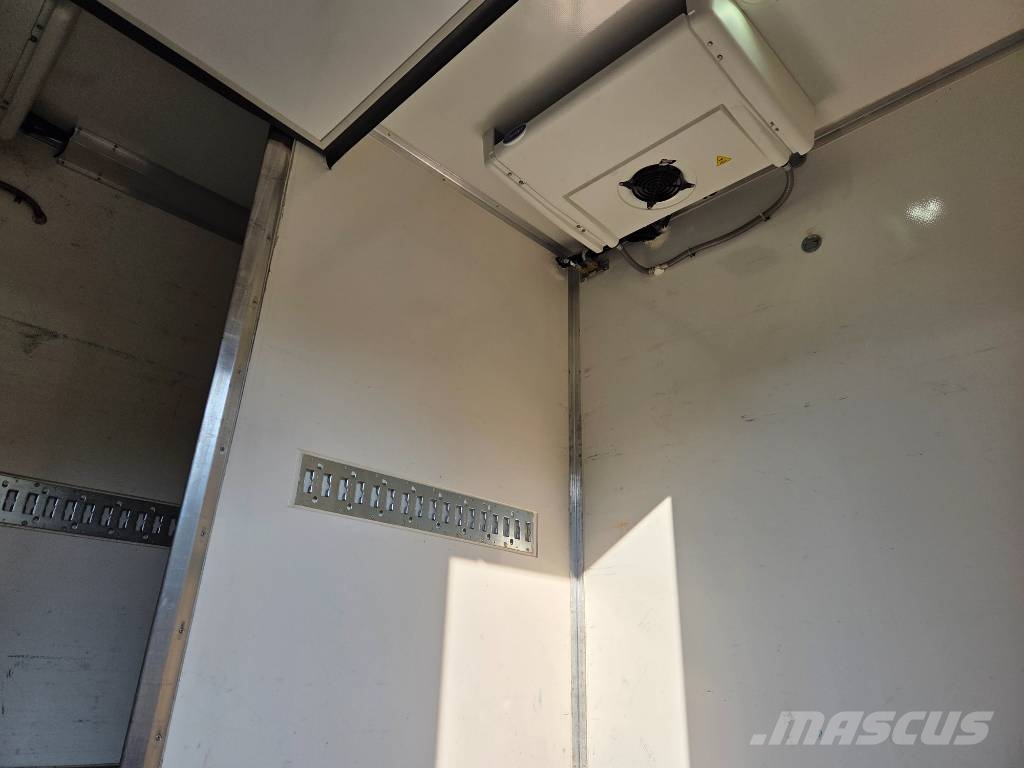 Carrier Freezer BOX + Carrier Xarios 600 - 400V Camion cu control de temperatura