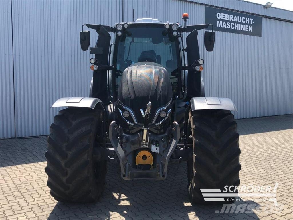 Valtra T 215 D | RTK | UNLIMITED | LED Traktory