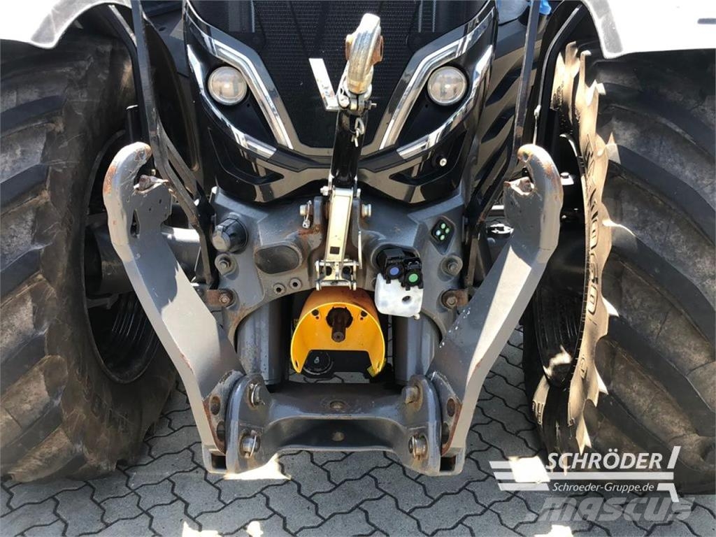 Valtra T 215 D | RTK | UNLIMITED | LED Traktory