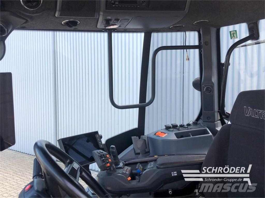 Valtra T 215 D | RTK | UNLIMITED | LED Traktory