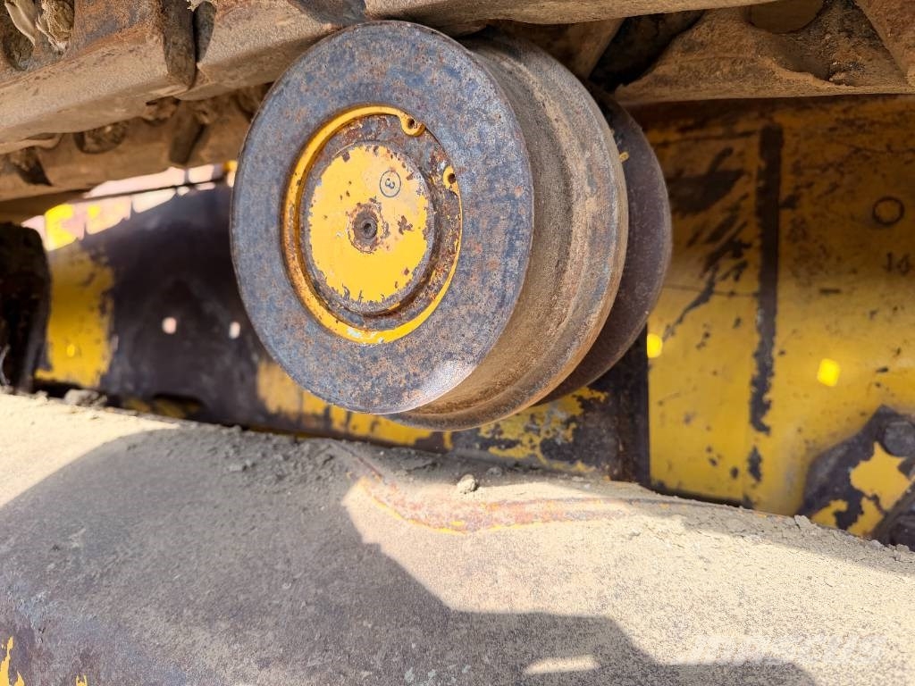 Komatsu D65 PX-18E0 Dozere Beltegående