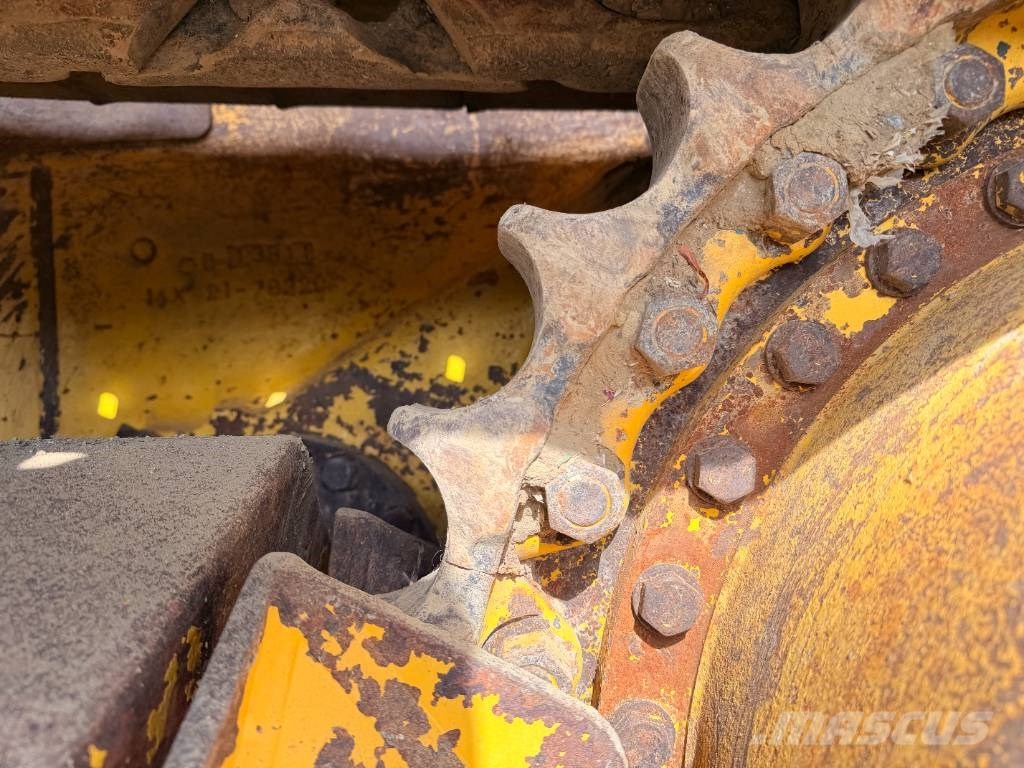 Komatsu D65 PX-18E0 Dozere Beltegående