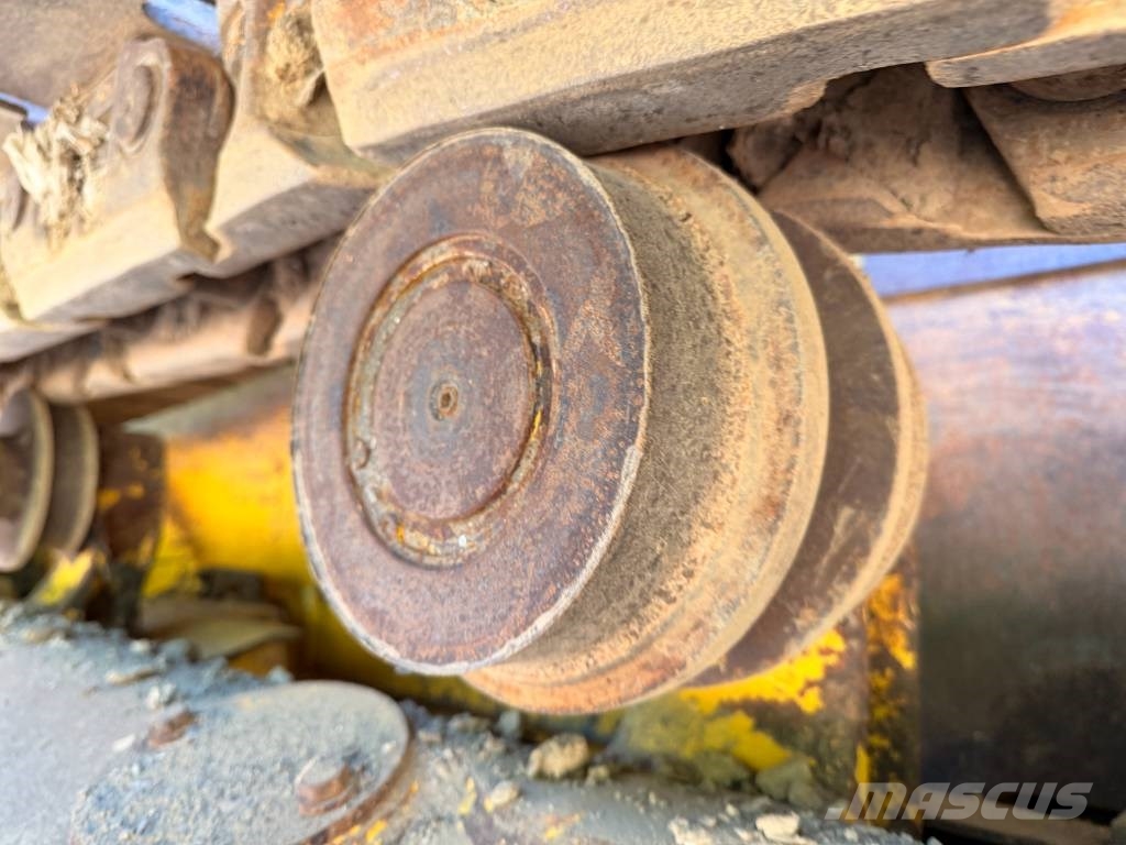 Komatsu D65 PX-18E0 Dozere Beltegående