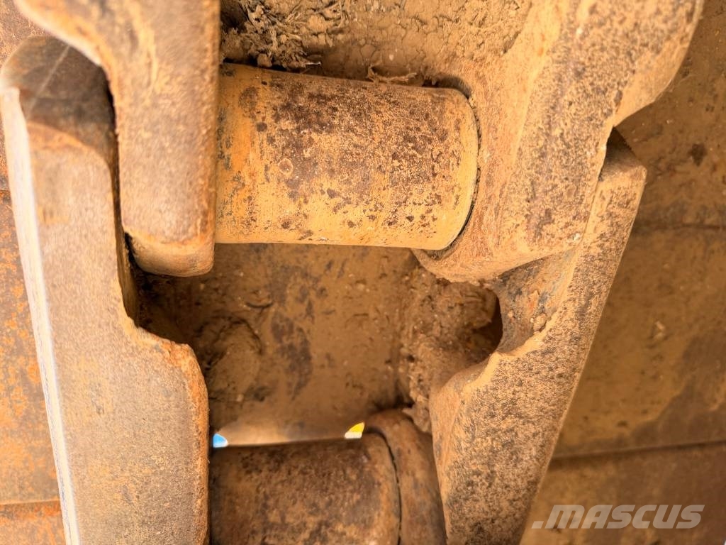 Komatsu D65 PX-18E0 Dozere Beltegående