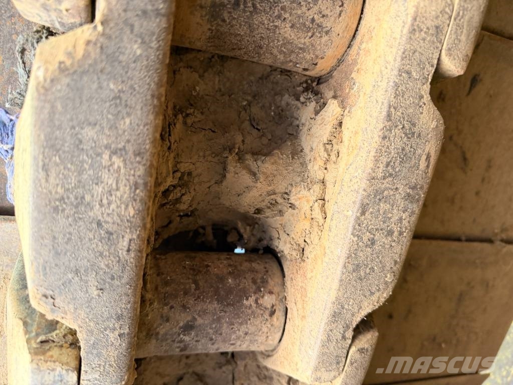 Komatsu D65 PX-18E0 Dozere Beltegående