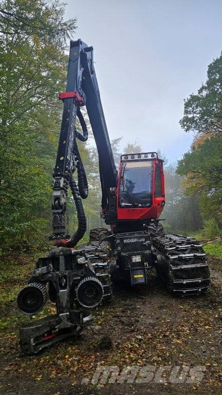 Komatsu 901 Betakarítók