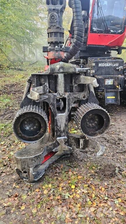 Komatsu 901 Betakarítók
