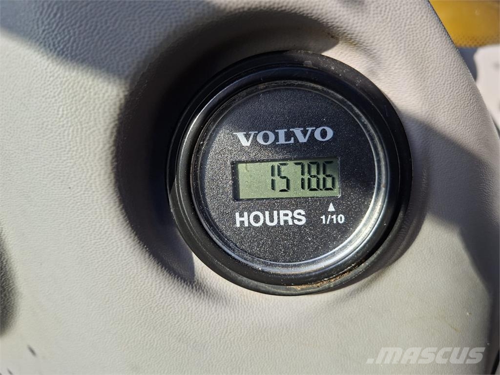 Volvo ECR235EL -PUSKULEVY, STAGE 5 ,VÄHÄN AJETTU Excavatoare pe șenile