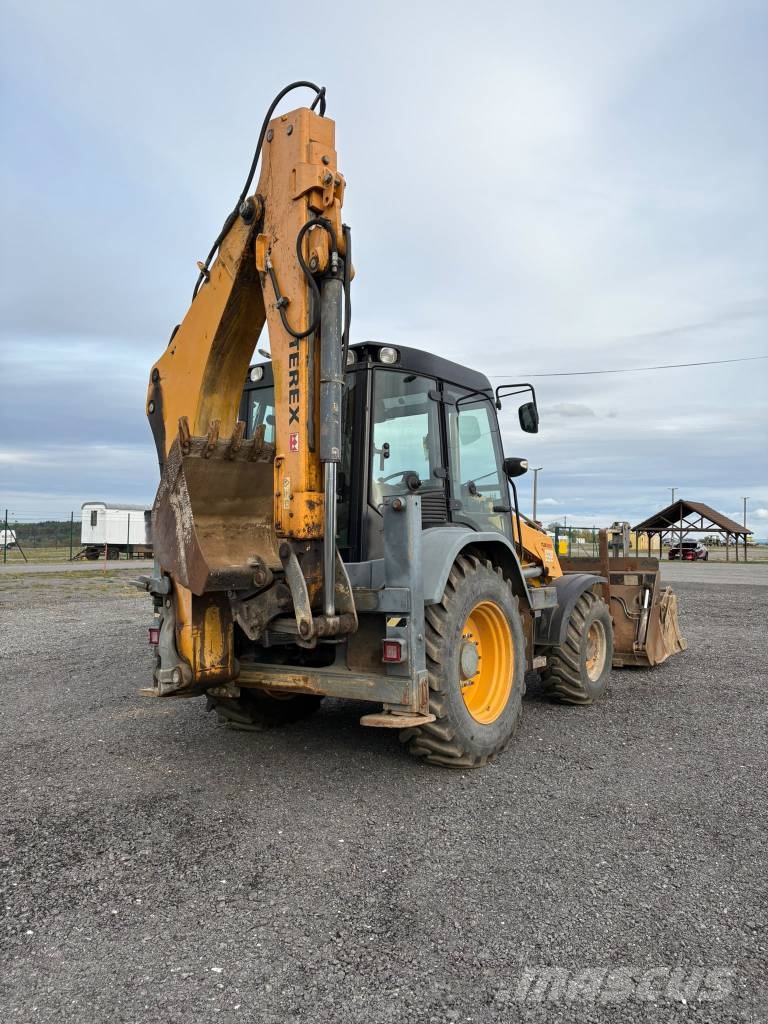 Terex TBL 890 Tractopelle