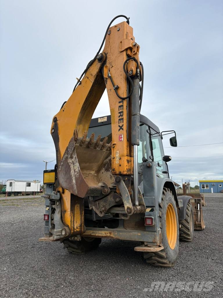 Terex TBL 890 Tractopelle