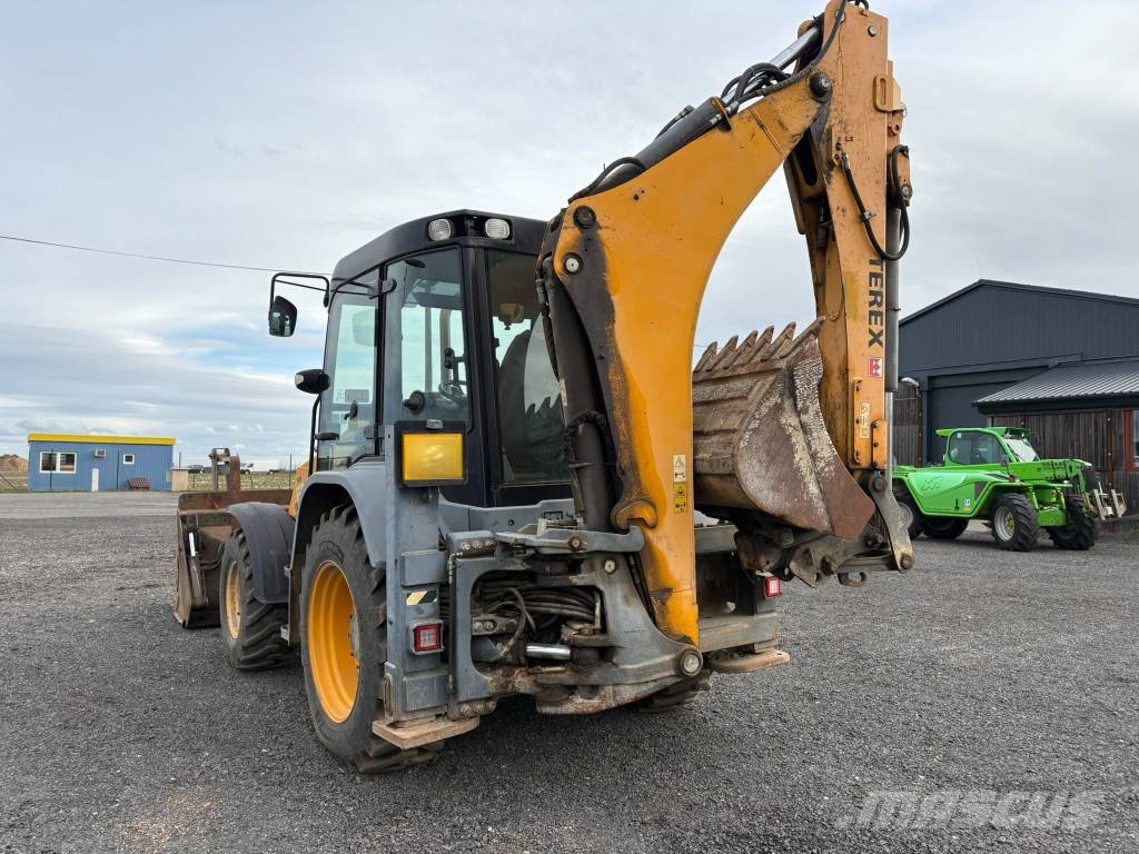 Terex TBL 890 Tractopelle