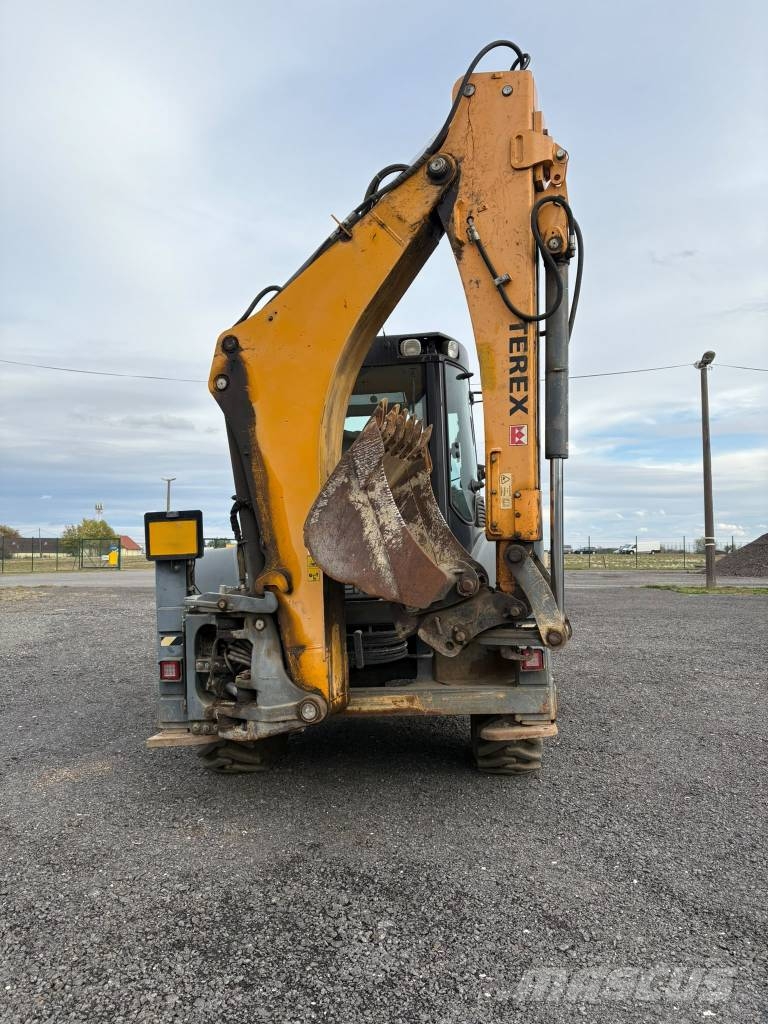 Terex TBL 890 Tractopelle