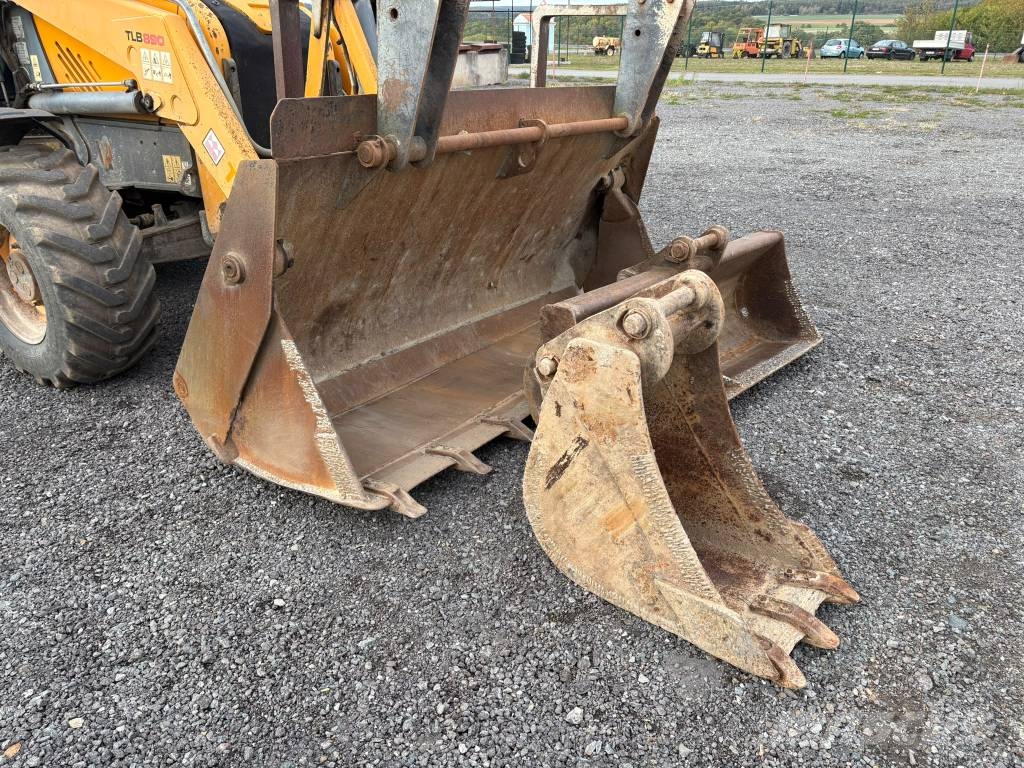 Terex TBL 890 Tractopelle