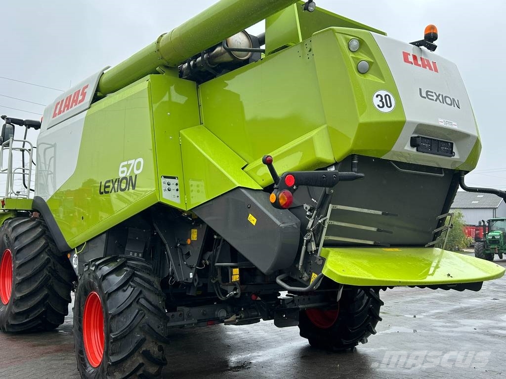 CLAAS Lexion 670 4x4 联合收割机