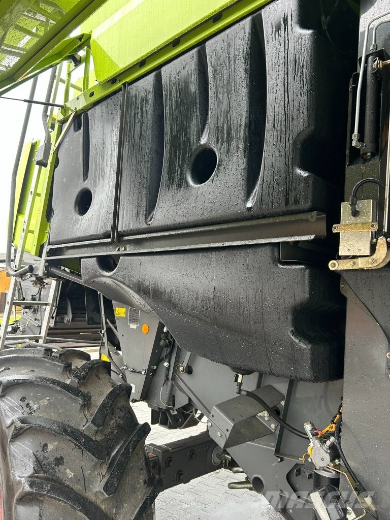 CLAAS Lexion 670 4x4 联合收割机