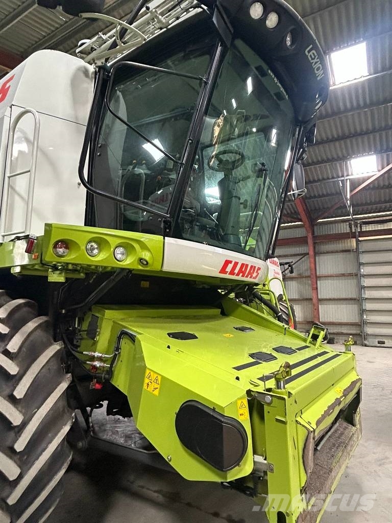 CLAAS Lexion 670 4x4 联合收割机