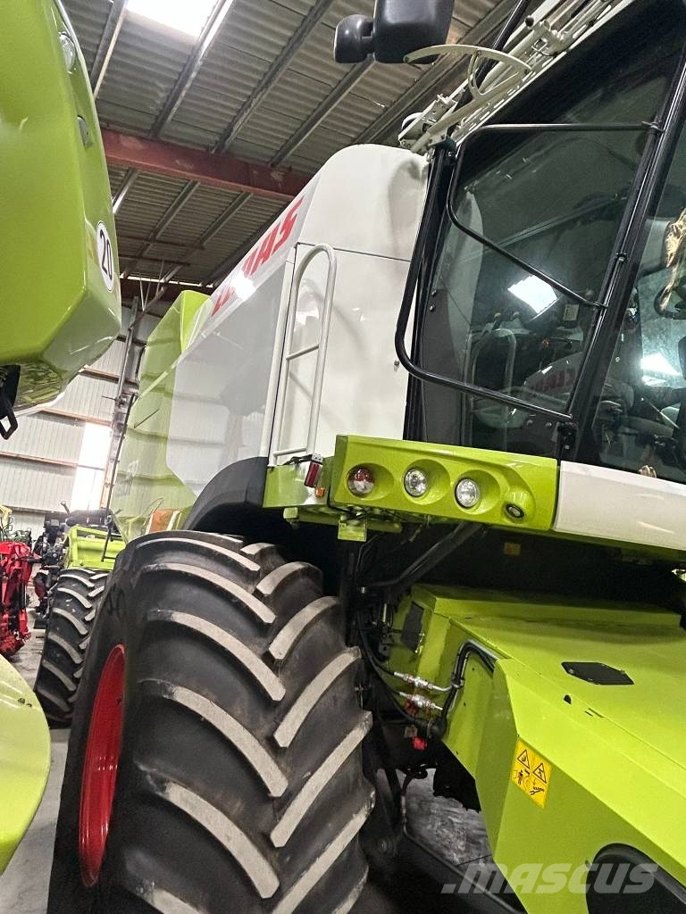 CLAAS Lexion 670 4x4 联合收割机