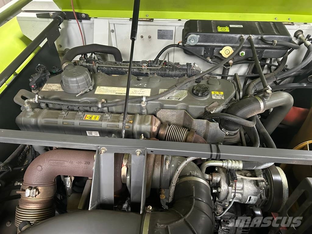 CLAAS Lexion 670 4x4 联合收割机