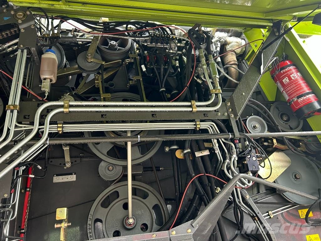 CLAAS Lexion 670 4x4 联合收割机