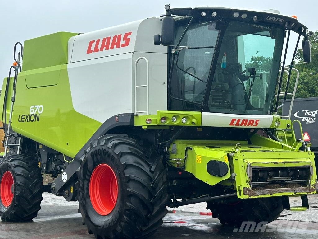 CLAAS Lexion 670 4x4 联合收割机