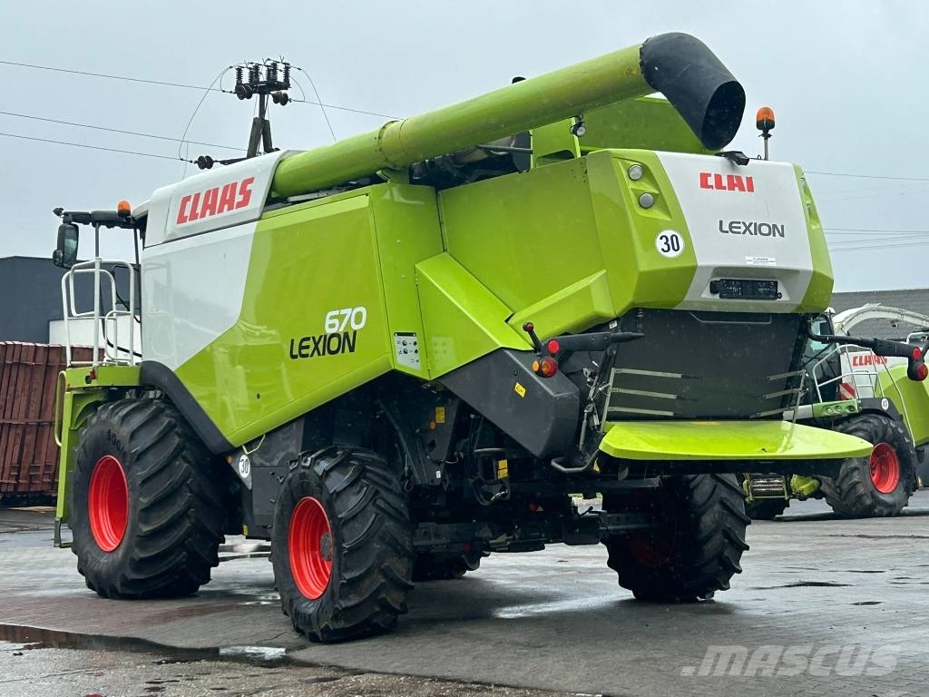 CLAAS Lexion 670 4x4 联合收割机