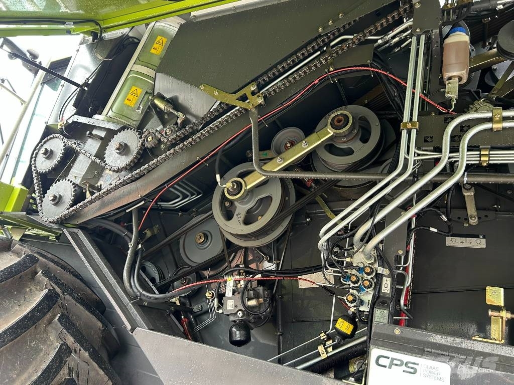 CLAAS Lexion 670 4x4 联合收割机