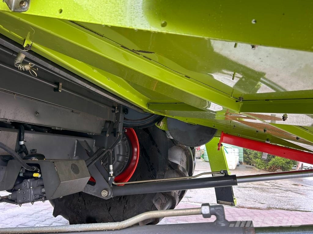 CLAAS Lexion 670 4x4 联合收割机