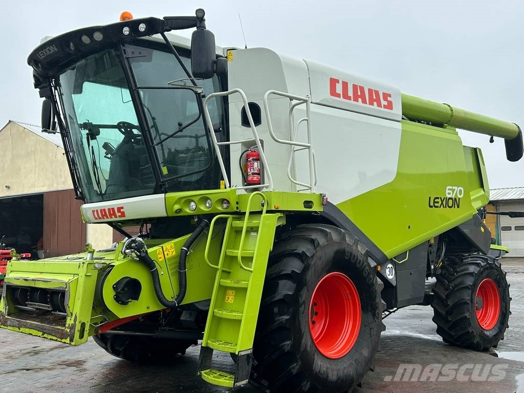 CLAAS Lexion 670 4x4 联合收割机