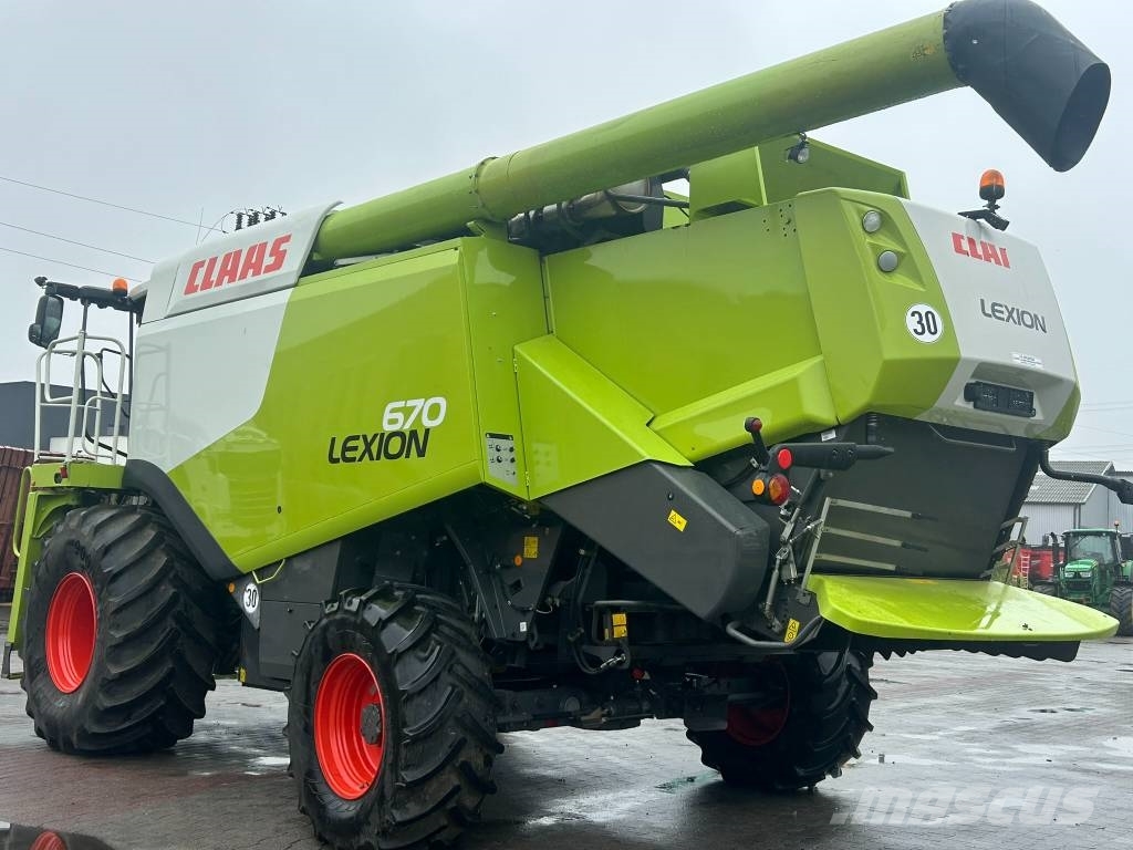 CLAAS Lexion 670 4x4 联合收割机