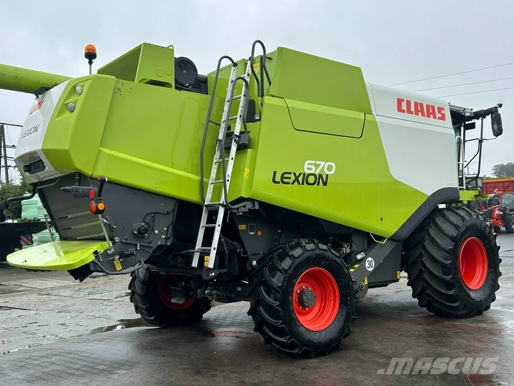 CLAAS Lexion 670 4x4 联合收割机
