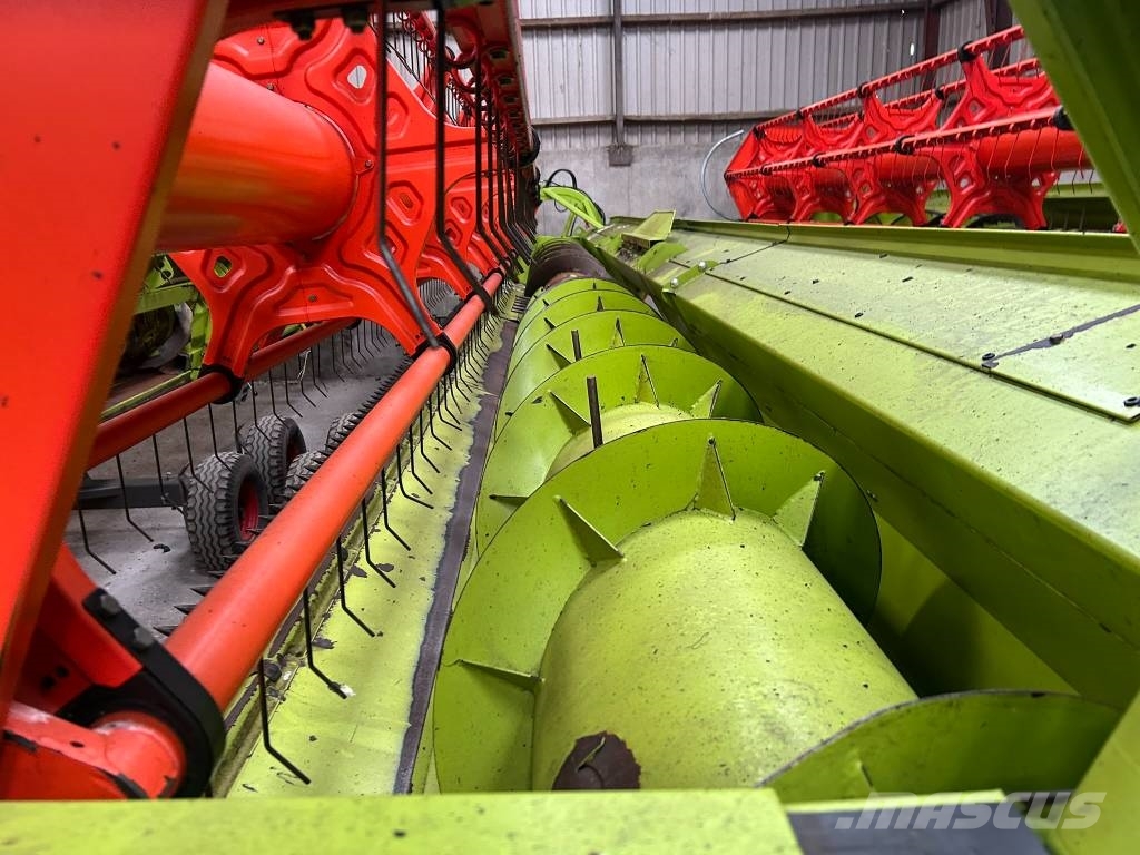 CLAAS Lexion 670 4x4 联合收割机