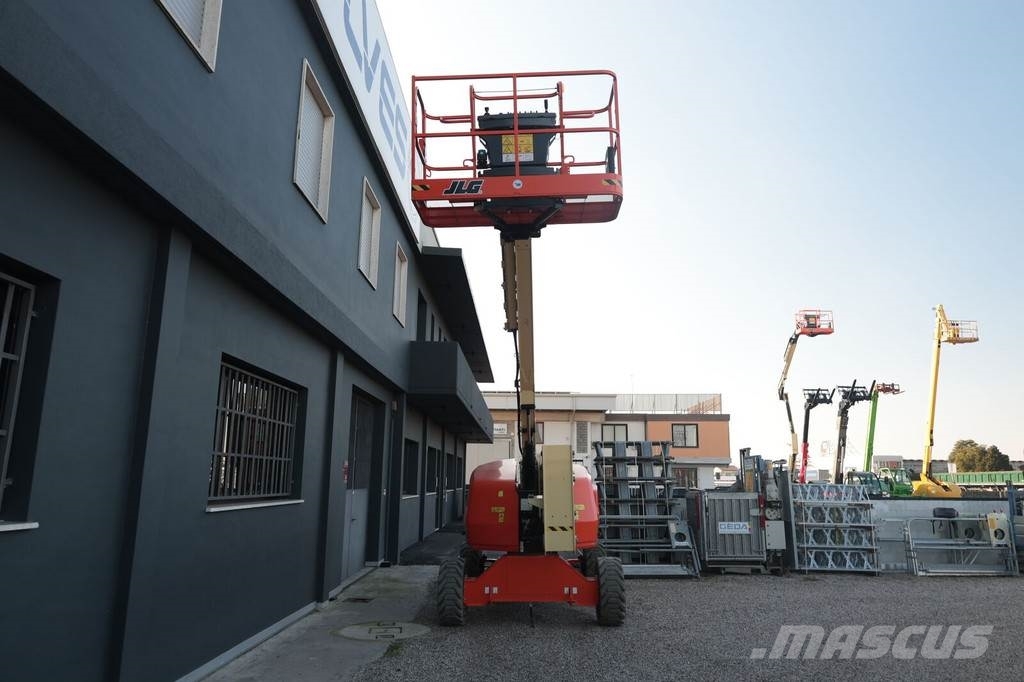 JLG EC520AJ Iseliikuvad poomtõstukid
