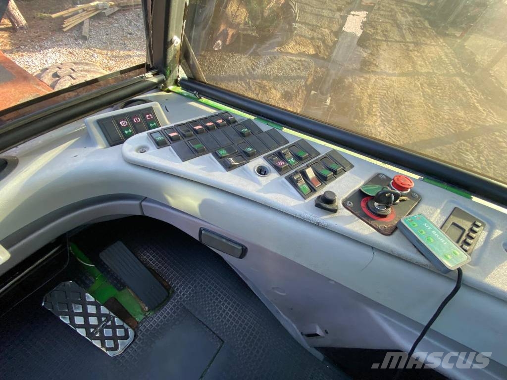 John Deere 1270 D Eco III Harvester